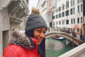 Meet your Posher, Mayra alexandra